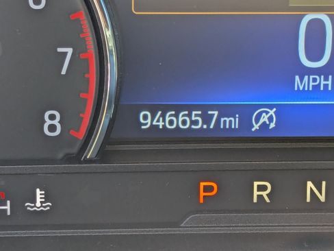 Used 2020 Ford Explorer XLT w/ Equipment Group 202A image 22