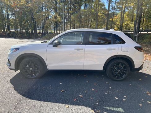 Used 2025 Honda HR-V Sport image 6