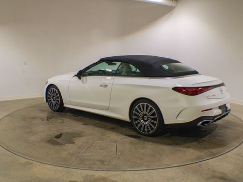 Used 2025 Mercedes-Benz CLE 300 4MATIC Cabriolet image 3