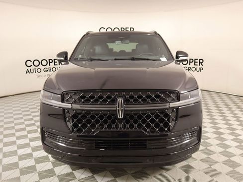 New 2026 Lincoln Navigator Reserve AWD/4WD image 9