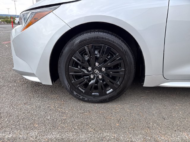 Used 2024 Toyota Corolla LE FWD image 25