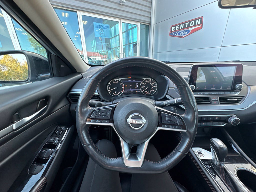 Used 2024 Nissan Altima 2.5 SR FWD image 12