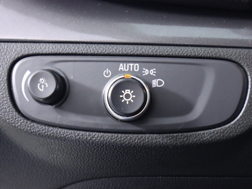Used 2018 Buick Encore Preferred FWD image 10