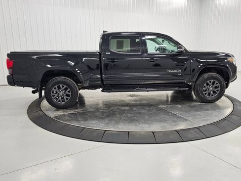 Used 2021 Toyota Tacoma SR5 w/ Technology Package image 6