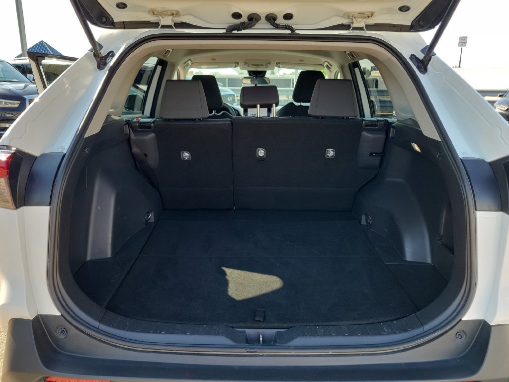 Used 2025 Toyota RAV4 XLE AWD/4WD image 29