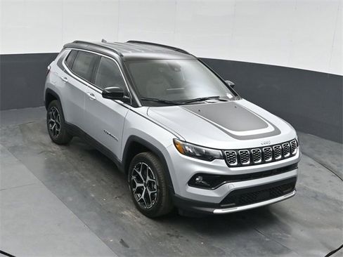 New 2026 Jeep Compass Limited w/ Mopar Graphics Package image 37