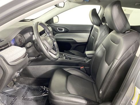 Used 2022 Jeep Compass Latitude w/ Convenience Group image 16