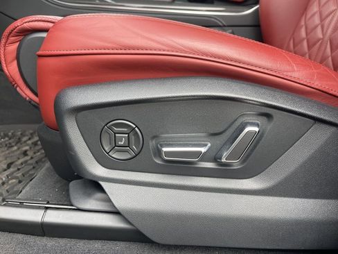 Used 2023 Audi SQ7 Prestige w/ Sport Package image 18