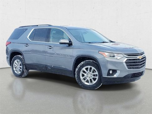 Used 2019 Chevrolet Traverse LT image 2