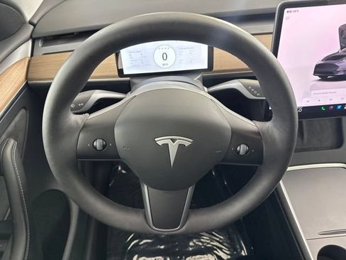 Used 2023 Tesla Model Y Long Range AWD/4WD image 27