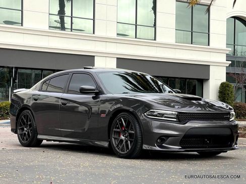 Used 2017 Dodge Charger R/T Scat Pack w/ Technology Group image 9