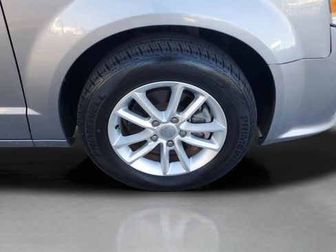 Used 2020 Dodge Grand Caravan SXT image 32