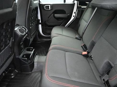 Used 2019 Jeep Wrangler Unlimited Rubicon AWD/4WD image 23