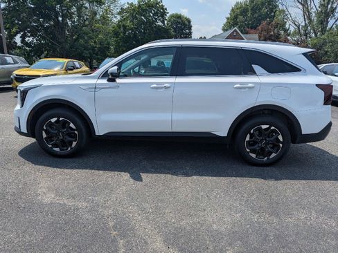 Used 2025 Kia Sorento S w/ Panoramic Sunroof Package AWD/4WD image 4