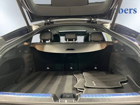 Used 2023 Mercedes-Benz GLC 300 4MATIC image 3