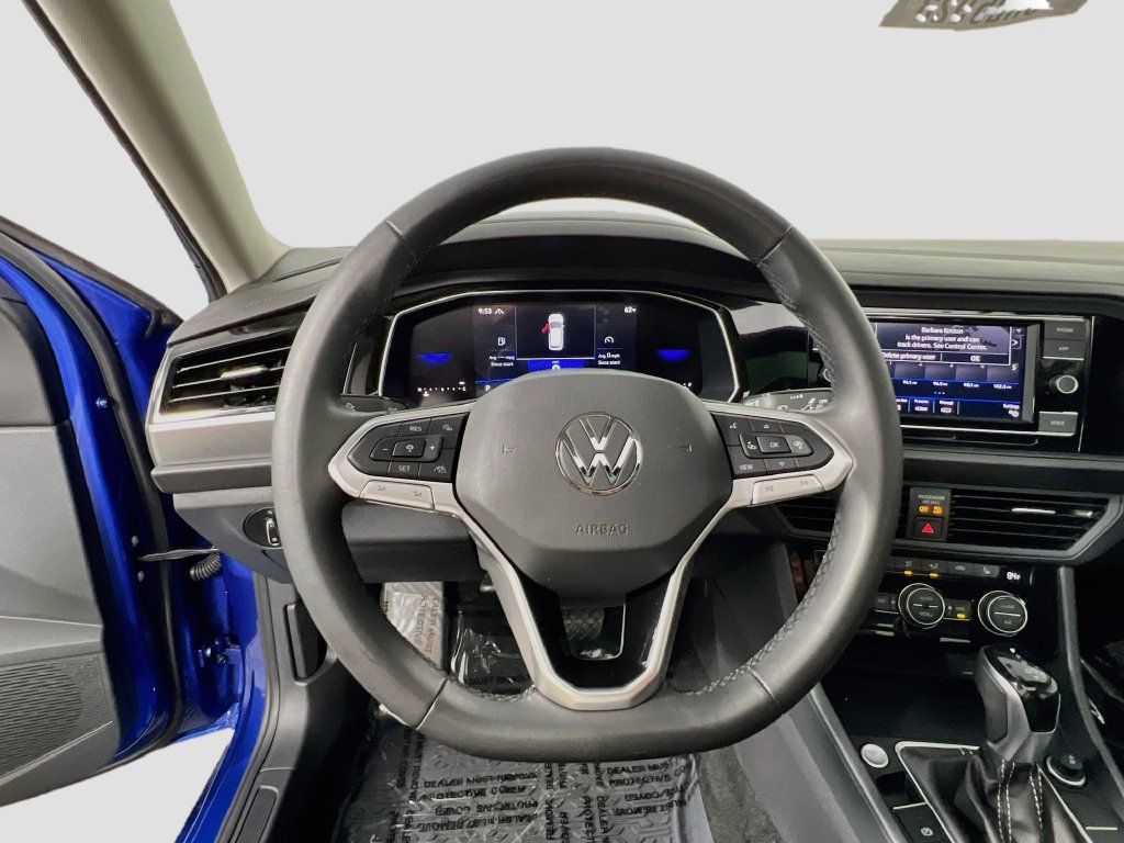 Used 2024 Volkswagen Jetta SE w/ Panoramic Sunroof Package FWD image 11
