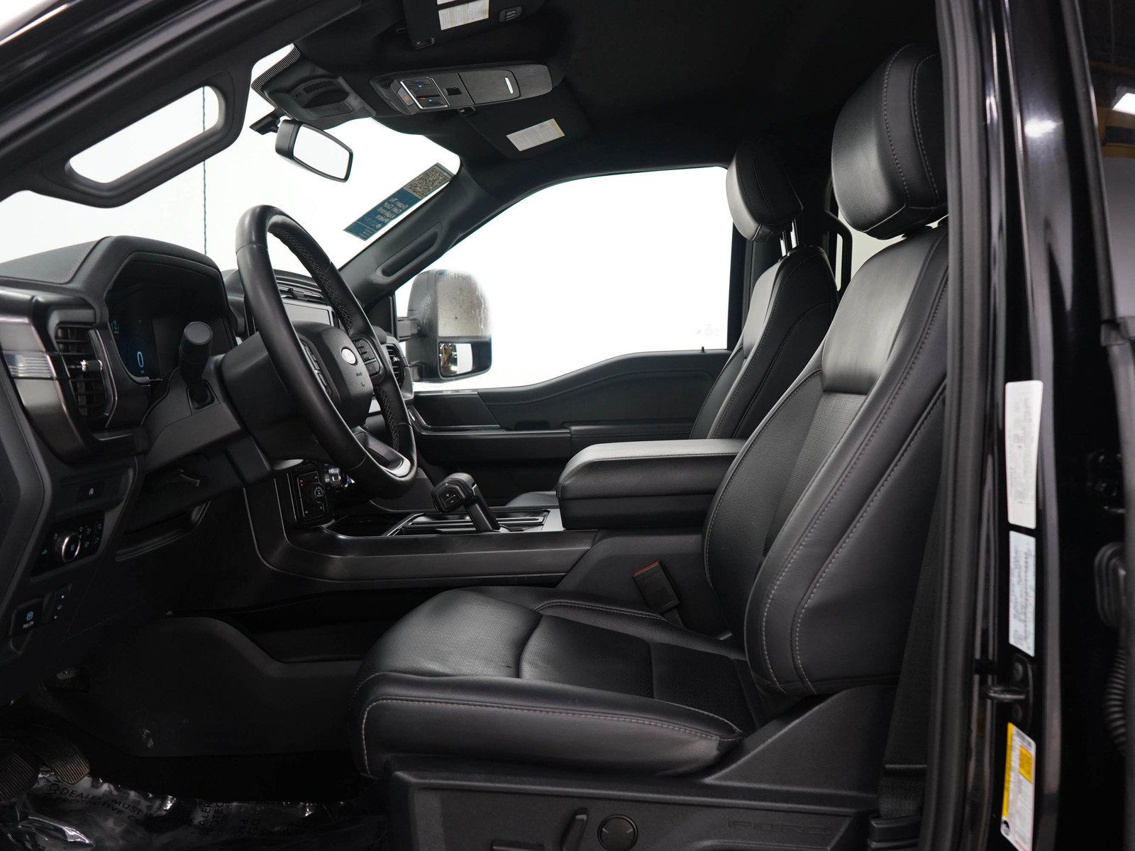 Used 2025 Ford F150 Lariat AWD/4WD image 24