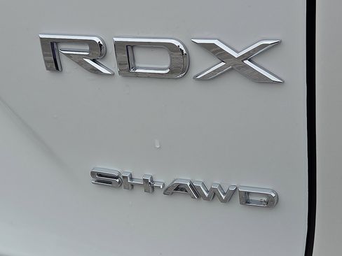 Used 2025 Acura RDX SH-AWD image 8