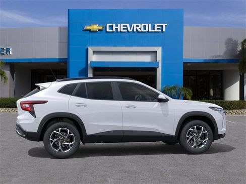 New 2026 Chevrolet Trax LT w/ Sunroof Package image 6