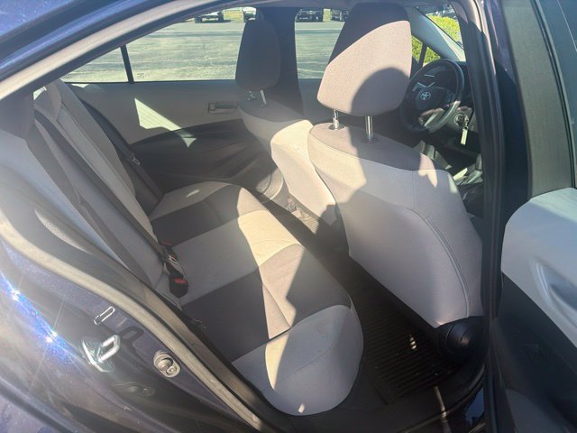 Used 2025 Toyota Corolla LE FWD image 5