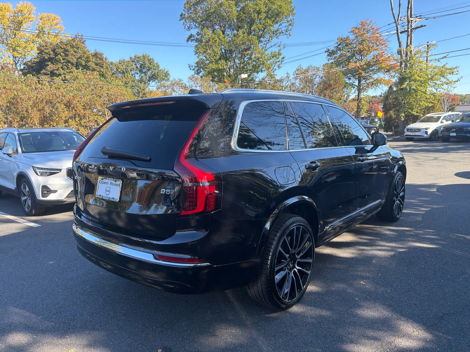 Certified 2025 Volvo XC90 B5 Plus AWD/4WD image 6