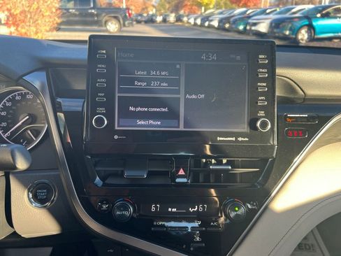 Used 2024 Toyota Camry XLE image 18