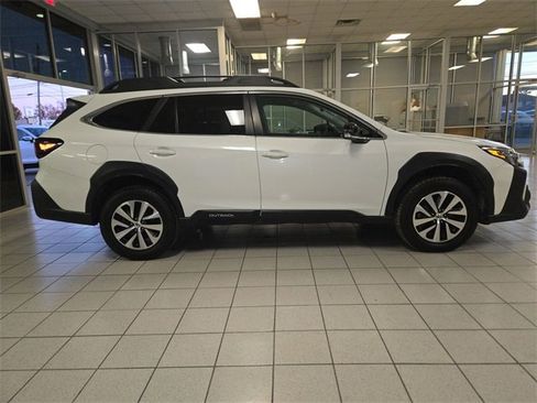 Used 2024 Subaru Outback Premium image 9