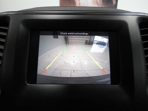 Used 2019 Jeep Cherokee Latitude Plus FWD image 21
