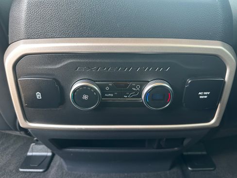 Used 2024 Ford Expedition XLT AWD/4WD image 34