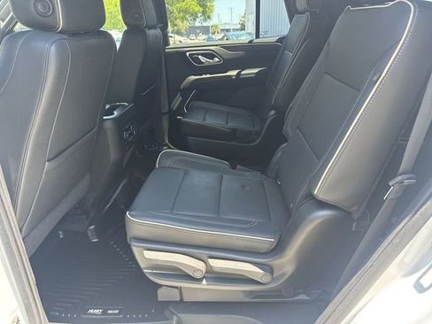 Used 2021 Chevrolet Tahoe Premier w/ Premium Package AWD/4WD image 15