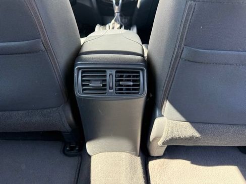 Used 2019 Nissan Rogue S AWD/4WD image 23