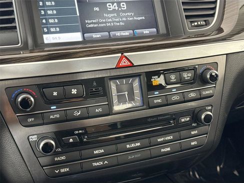 Used 2016 Hyundai Genesis 3.8 image 27