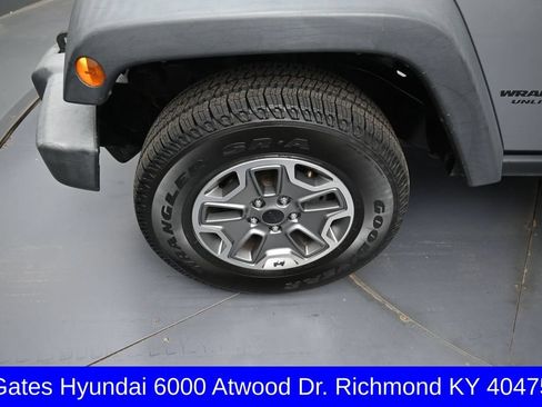 Used 2015 Jeep Wrangler Unlimited Rubicon w/ Max Tow Package AWD/4WD image 26