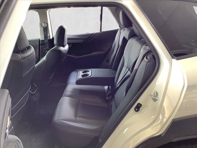 Used 2023 Subaru Outback Onyx Edition AWD/4WD image 15