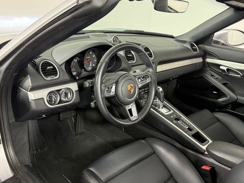 Certified 2024 Porsche 718 Boxster image 4