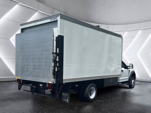 Used 2022 Ford F550 2WD Regular Cab Super Duty image 5