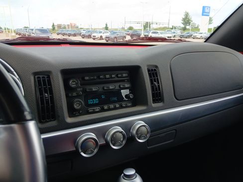 Used 2004 Chevrolet SSR w/ Preferred Equipment Group RWD image 10