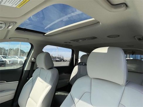New 2025 Kia Telluride S image 2