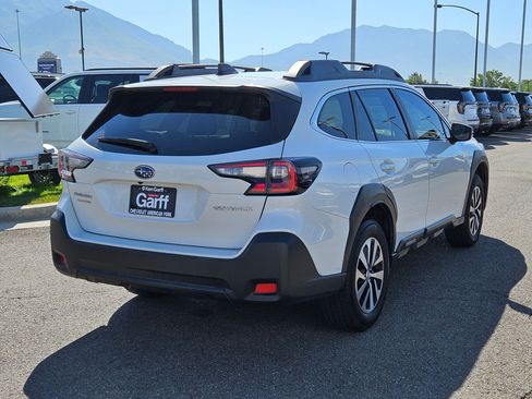Used 2023 Subaru Outback Premium AWD/4WD image 3