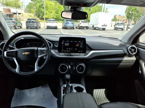 Used 2023 Chevrolet Blazer LT AWD/4WD image 16