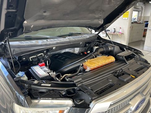 Used 2015 Ford F150 Platinum w/ Equipment Group 701A Luxury image 13