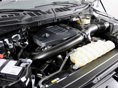 Used 2023 Ford F150 Lariat w/ Trailer Tow Package image 12