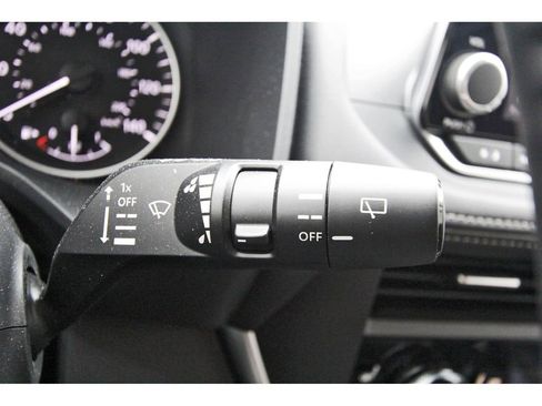 Used 2026 Nissan Rogue SV w/ SV Premium Package FWD image 12