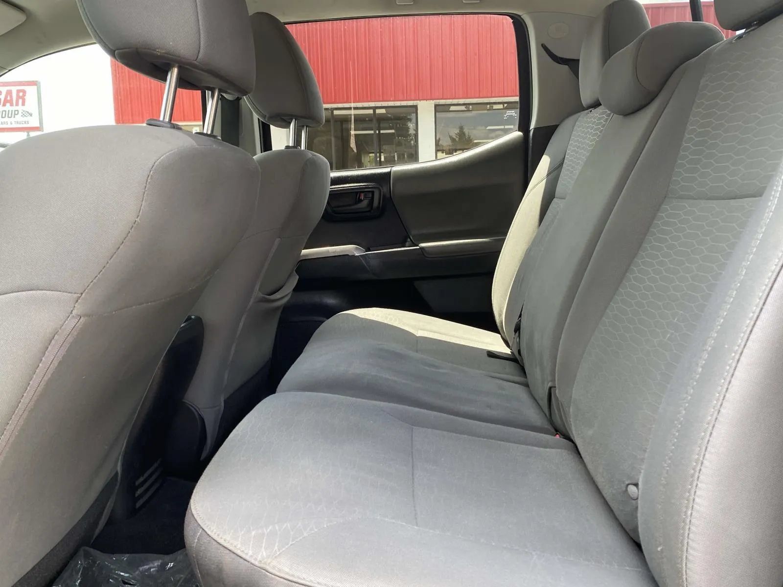 Used 2016 Toyota Tacoma SR5 w/ Towing Package RWD image 12