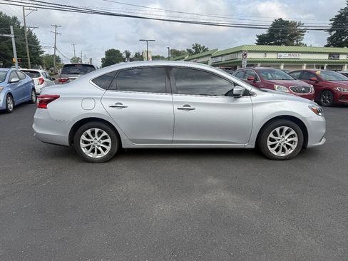 Used 2019 Nissan Sentra SV FWD image 12