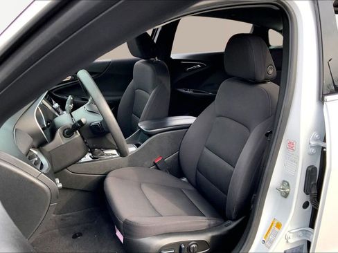 Used 2023 Chevrolet Malibu LT image 14
