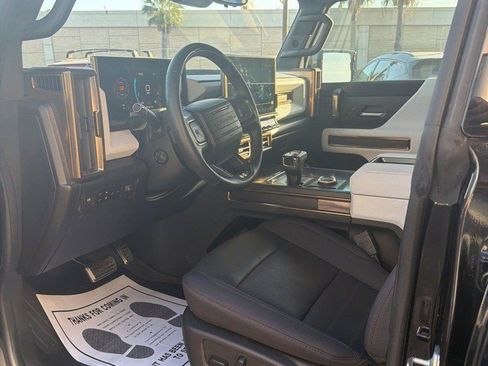 Used 2025 GMC Hummer EV 2X w/ LPO, Sport Package AWD/4WD image 4