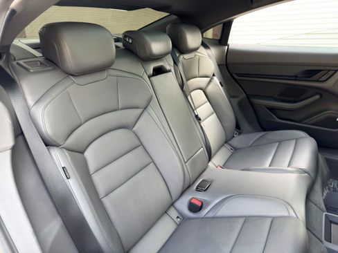 Used 2022 Porsche Taycan RWD image 38