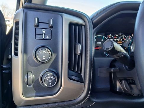 Used 2017 GMC Sierra 3500 Denali w/ Duramax Plus Package image 28