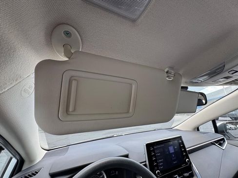 Used 2021 Toyota Corolla LE w/ Carpet Mat Package (TMS) FWD image 25